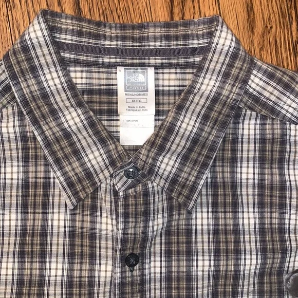 The North Face button down shirt - Picture 2 of 10